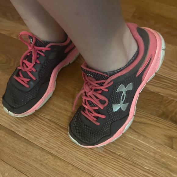 Under armour running shoes - Picture 6 of 6